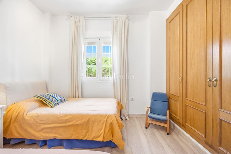 Foto f8c57440-fbc2-4ff5-8ff7-d689b624c663. Xalet amb aparcament piscina a Novo Sancti Petri Chiclana de la Frontera