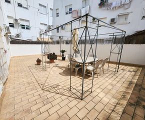 Lloguer Pis a La Banda - Campo de Fútbol. Amplio y moderno piso en chiclana de la frontera por solo 950