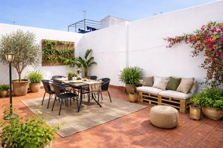 Appartamento  Calle ancha. Luminoso  piso con gran patio en calle ancha