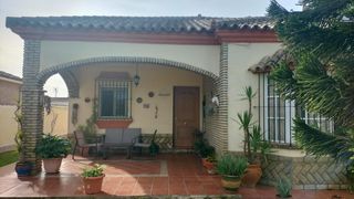 Chalet à Los Gallos. Magnífico chalet urbano en los gallos con 1000 m2 de parcela
