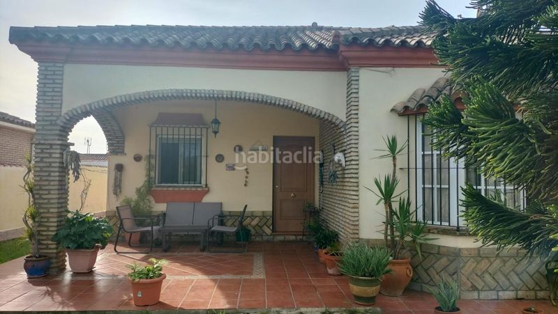 Foto f083cfb2-8171-45bc-ab9b-302363b33c9c. Xalet amb aparcament piscina a Los Gallos Chiclana de la Frontera