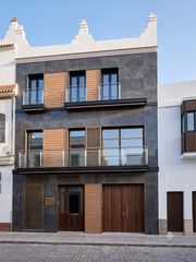 Edifici a Calle carmen picazo 18. Oportunidad de oro para inversores y promotores en chiclana