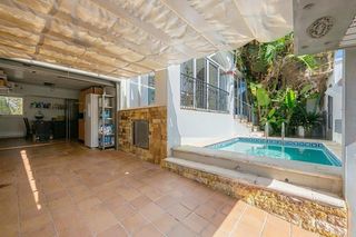 Reihenhaus  Calle pinsapo. Casa unifamiliar con piscina, garaje y semisótano en chiclana