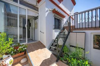 Casa a schiera  Calle pinsapo. Gran casa unifamiliar con piscina privada, 4 dormitorios y semis