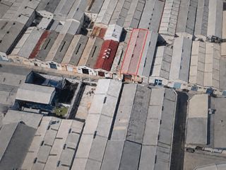 Nau industrial  Calle de los artesanos. Nave industrial de gran altura en el polígono el torno
