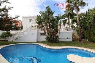Casa a Avenida las palmeras 164. Villa independiente en avenida de las palmeras