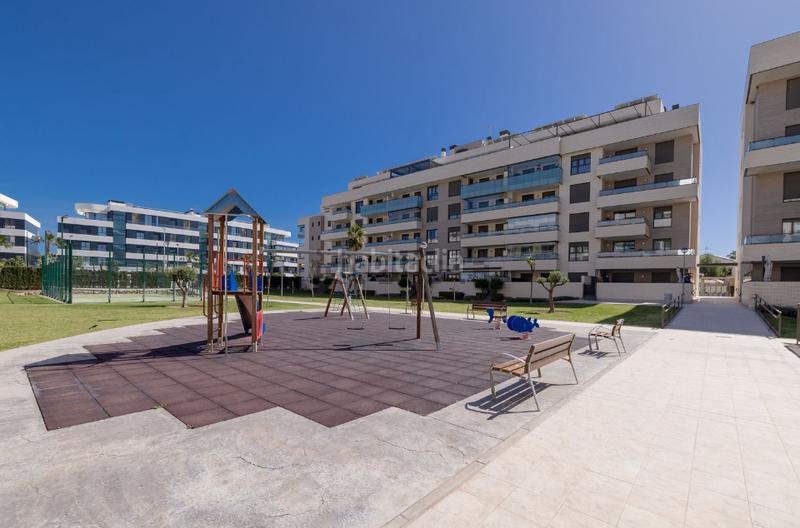 Foto e484d16a-9595-407e-8532-a36b85f91961. Piso en calle gad 12 fantastico piso en segunda linea de playa, en Los Álamos. en Torremolinos