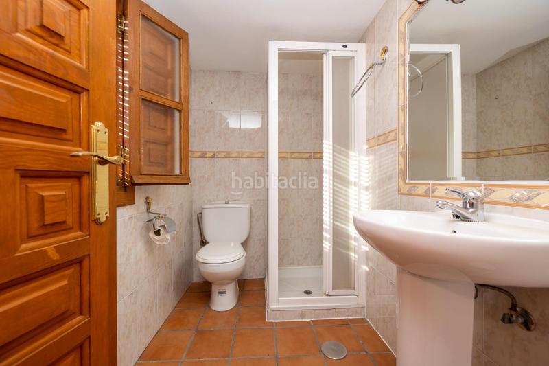 Foto 53a9e23e-9c9e-4a1c-b2c2-e84c2f3b8103. Casa adosada se ofrece a la venta una extraordinaria casa en uno de los sitios más emblemáticos en Granada