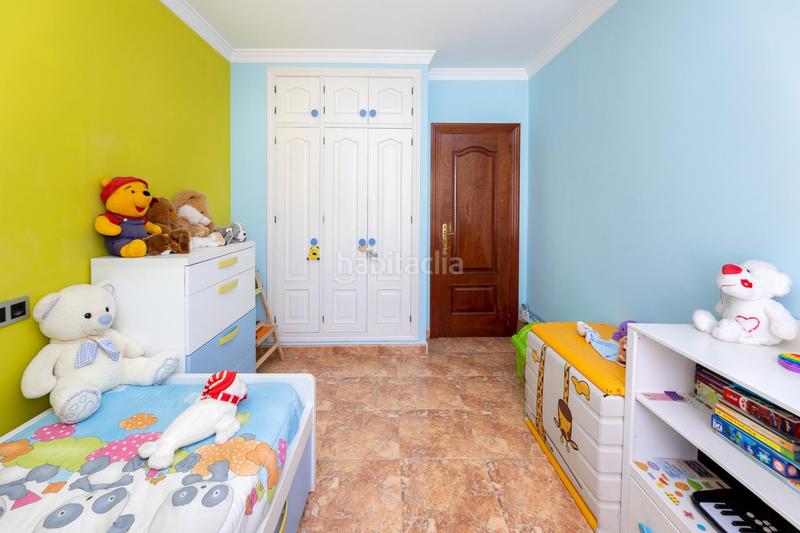 Foto b554a61d-e5f9-45e1-b475-b46d84bc98c9. Casa adosada adosado con excelente ubicación en San Miguel Armilla