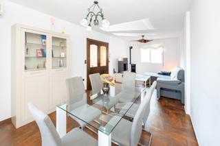 Casa adossada a Poniente. Estas buscando  una vivienda amplia y luminosa, con magnificas c
