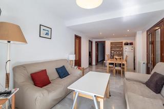 Pis  Calle guarnon. Fantastico piso de 7 habitaciones en bola de oro!!