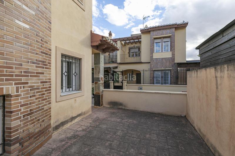 Foto ec7ba563-9439-4ca2-a8c7-f7ba23f29791. Casa aparellada amb aparcament piscina a Gójar