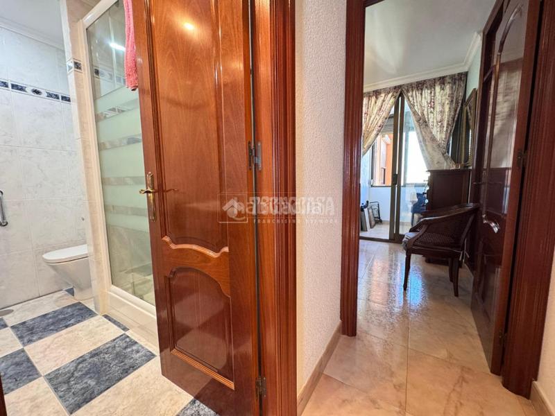 Foto 01b63250-6bd6-4f96-8b4c-b6293bb1b3a2. Piso  en venta en Puerto Deportivo Fuengirola