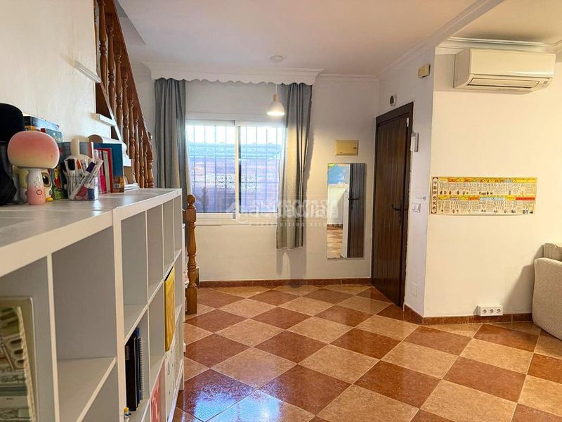 Foto 184d3374-6aa3-492f-a542-4e63aa839b0a. Casa aparellada amb aparcament a Centro ciudad Fuengirola