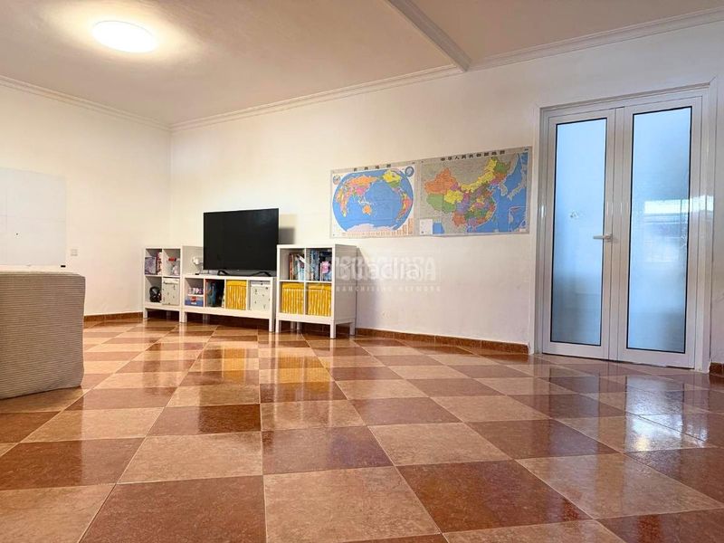 Foto 1ee94662-40ea-4e8e-8fdf-38215b0892a0. Casa aparellada amb aparcament a Centro ciudad Fuengirola