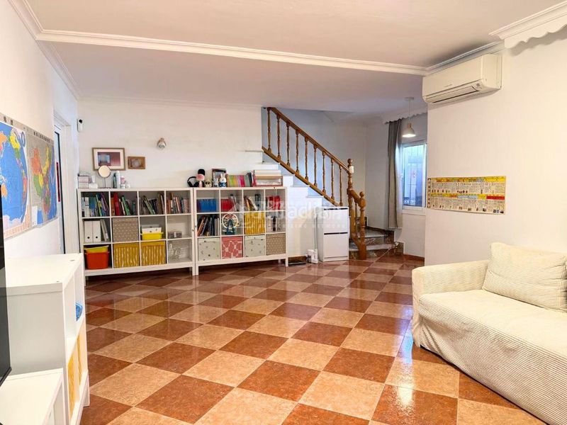 Foto 5f0a620b-44b4-4acd-8a16-3505fc78c77c. Casa aparellada amb aparcament a Centro ciudad Fuengirola