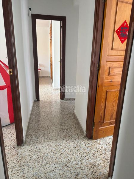 Foto ba5f759f-fc6b-45ff-b33a-f1922ffbaa4f. Casa aparellada amb aparcament a Centro ciudad Fuengirola