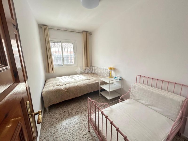 Foto be28fdbb-cc1e-43c5-842c-967afdc411bb. Casa aparellada amb aparcament a Centro ciudad Fuengirola