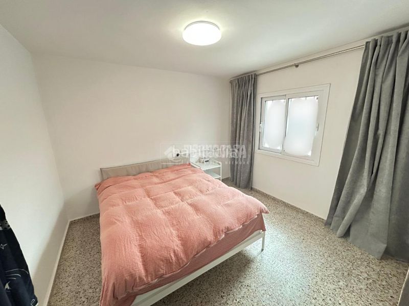 Foto c6553fac-0f71-4ce6-86e7-b8b845244d53. Casa aparellada amb aparcament a Centro ciudad Fuengirola