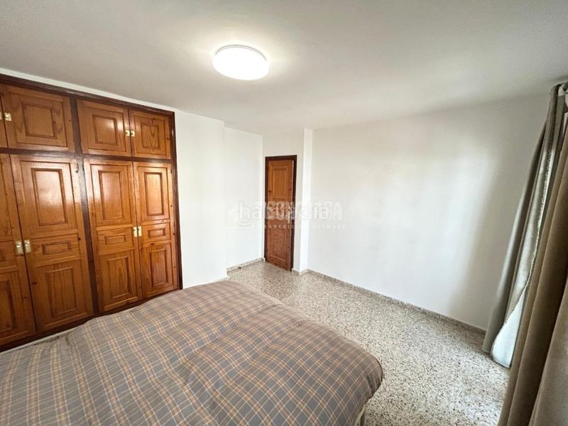 Foto f068f10e-3d99-4615-a873-8617ed26b6e6. Casa aparellada amb aparcament a Centro ciudad Fuengirola