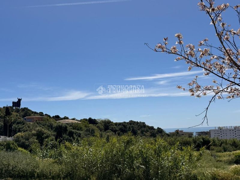 Foto 04e8360b-9caf-4529-9626-f2738824730e. Casa amb aparcament a Los Pacos Fuengirola