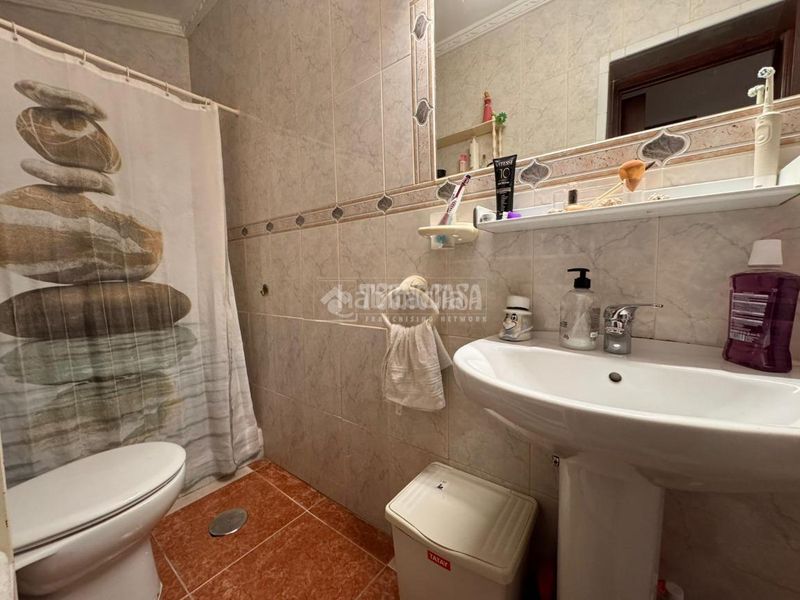 Foto a1a62bd0-d73e-43c5-9696-e9fdbbe5ae58. Casa amb aparcament a Los Pacos Fuengirola