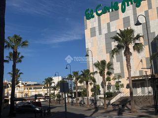 Etagenwohnung in Las Cañadas. Piso en venta en mijas