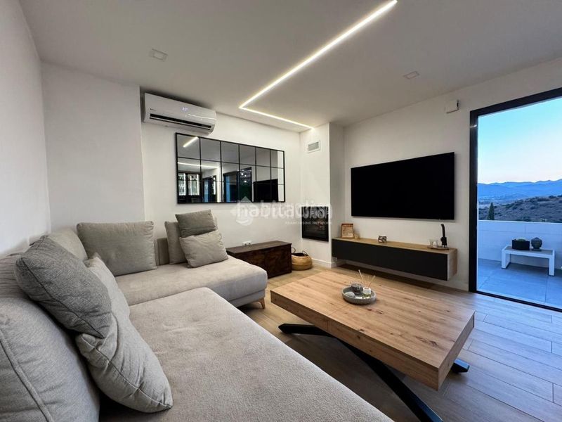 Foto b420dd4c-51c4-4ccd-b853-5ba846875d9a. Casa aparellada amb aparcament piscina a Mijas golf Mijas