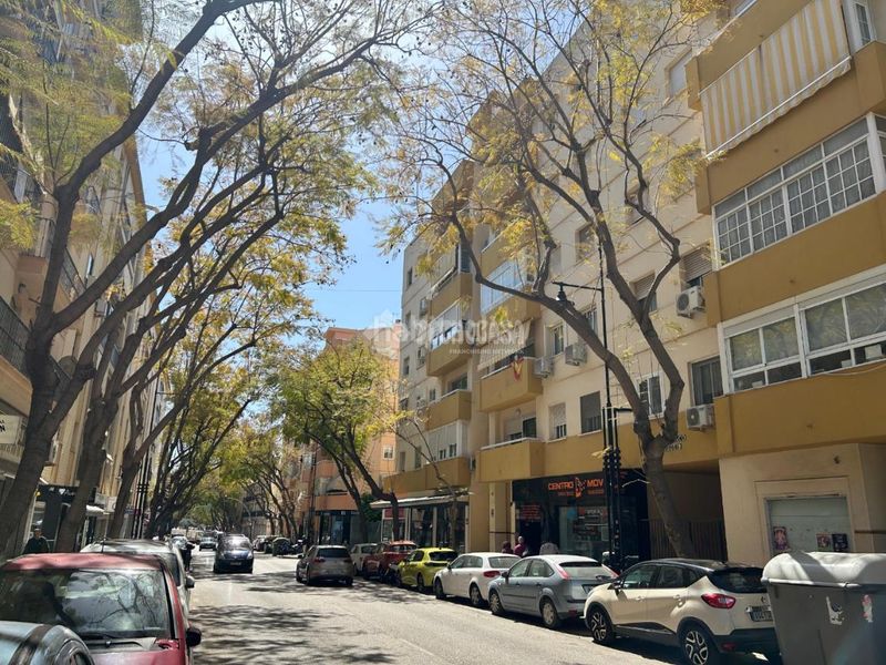 Foto 4d1aa8b9-37cb-46f8-8e9b-48285b39b761. Pis a Centro ciudad Fuengirola