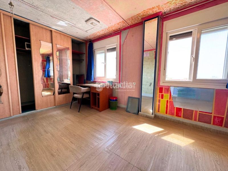 Foto d8cb6e40-18a6-45e0-849f-fbb8988a2496. Piso  en venta en Centro ciudad Fuengirola