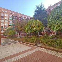 Lloguer Pis a Barrio de Zaidín. Bonito piso amueblado con piscina en el zaidin