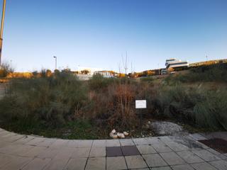 Terreny residencial en La Zubia Ciudad. Solar urbano en altos de la zubia