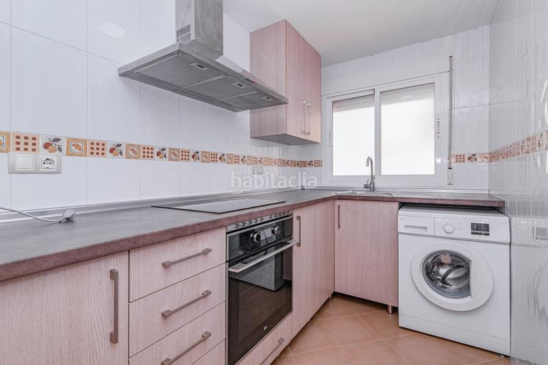 Foto cb2e9eff-fcd6-4e23-a1e9-7e064a555f3a. Apartament amb aparcament a La Zubia Ciudad Zubia (La)