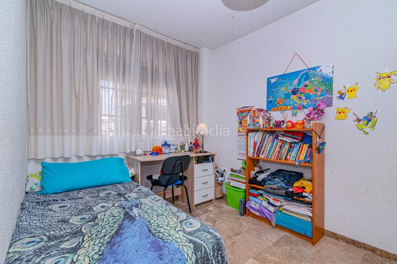 Foto 6ad06499-93ca-48be-9446-db9e4f6c127b. Piso en calle camino de los ogijares 1 piso en urbanización privada con piscina terraza y vistas despejadas en Zubia (La)