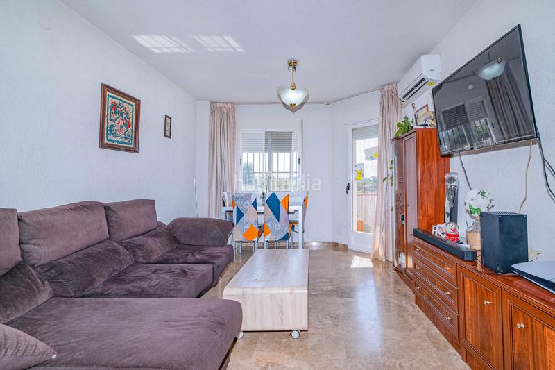 Foto c318a55c-7e81-4dc4-a1ce-bb24024cfe5a. Piso en calle camino de los ogijares 1 piso en urbanización privada con piscina terraza y vistas despejadas en Zubia (La)