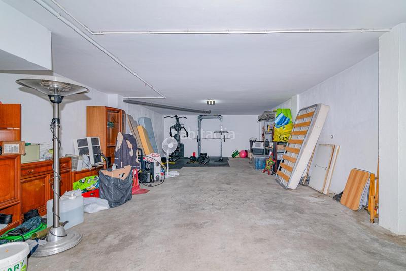 Foto 242923e7-b644-49c2-aec7-325459e2d905. Casa adosada bonita adosada en esquina en la zubia en Zubia (La)