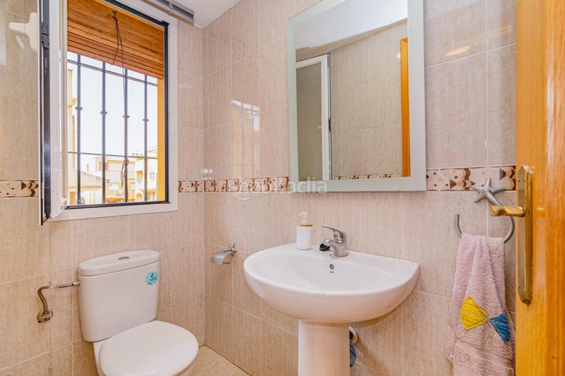 Foto 326ab4bd-d5cf-4dcb-8dfa-3379fced26ef. Casa adosada bonita adosada en esquina en la zubia en Zubia (La)