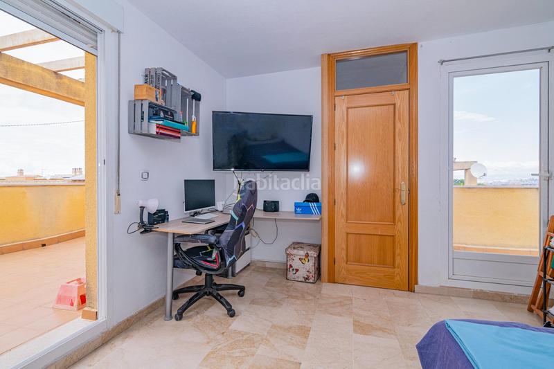 Foto 3ffd5373-e286-457a-8672-77cf9e384194. Casa adosada bonita adosada en esquina en la zubia en Zubia (La)