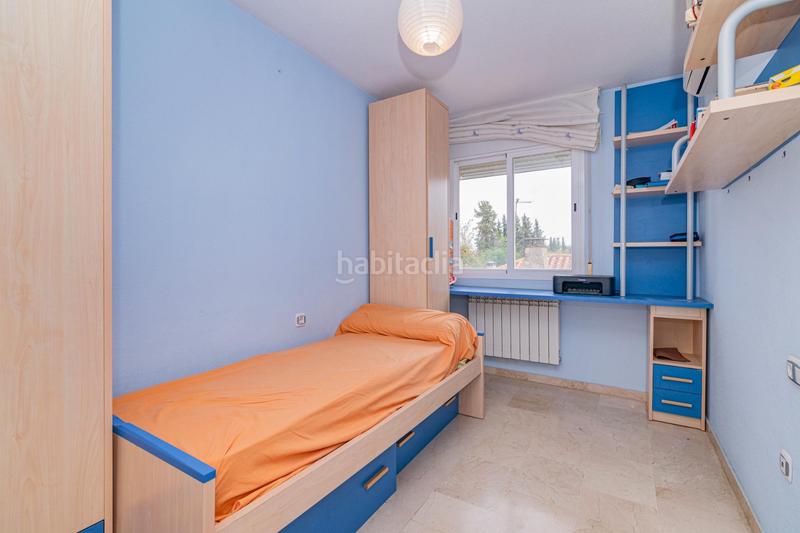 Foto 41e4c3eb-2183-42c8-b99d-4ac35c3edcac. Casa adosada bonita adosada en esquina en la zubia en Zubia (La)