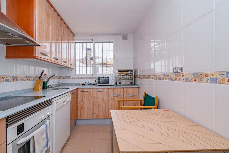 Foto 7cda7e40-44fb-4b58-926d-60a4e4d5700c. Casa adosada bonita adosada en esquina en la zubia en Zubia (La)