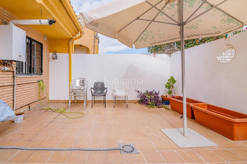 Foto c744e638-b1b8-4dc2-9c89-c9d445284c1e. Casa adosada bonita adosada en esquina en la zubia en Zubia (La)