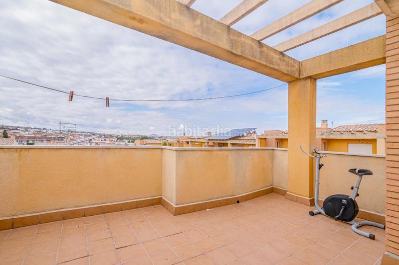 Foto e8a5be96-2210-4d9a-a977-8ba0deb0fa6f. Casa adosada bonita adosada en esquina en la zubia en Zubia (La)