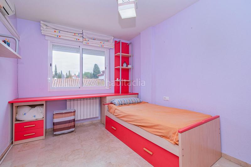 Foto f1d01c45-129a-43d5-aaa6-209cfef4907f. Casa adosada bonita adosada en esquina en la zubia en Zubia (La)