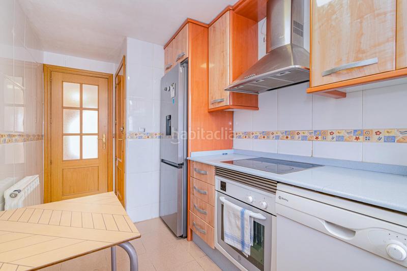 Foto fee4202a-64e4-4da3-90e1-7f0a5303ee31. Casa adosada bonita adosada en esquina en la zubia en Zubia (La)