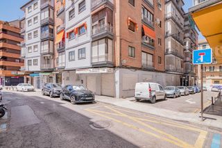 Flat in Calle de melchor almagro. Oportunidad en el centro  ideal para inversión