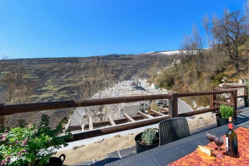 Foto 5ced560f-59ee-4ab8-960f-63921c7c2bc8. Rent penthouse with heating in Capileira