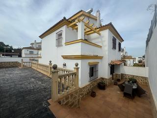 Duplex en El Pino-Bajo de Gua. Espectacular pareado junto a la calle barrameda