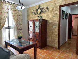 Appartement en Las Palmeras-Dehesilla. Piso de 3 habitaciones con garaje en la zona de la dehesilla
