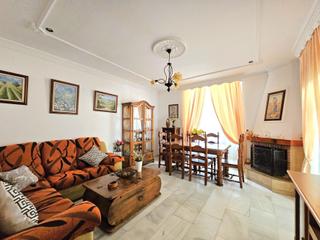 Casa a Bonanza-Avda de Huelva-Barrio Andalucia. Estupendo chalet con piscina junto a la avenida de huelva