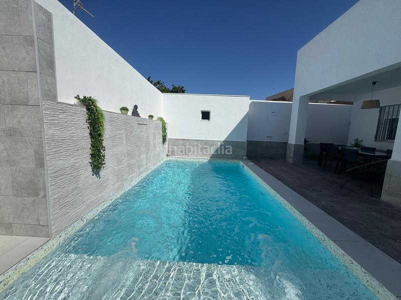 Foto 7e7d5928-e8e0-4606-80ee-8d6aab21dc4c. Casa magnifica casa en planta baja con piscina privada junto a la zona de bajo de guía en Sanlúcar de Barrameda